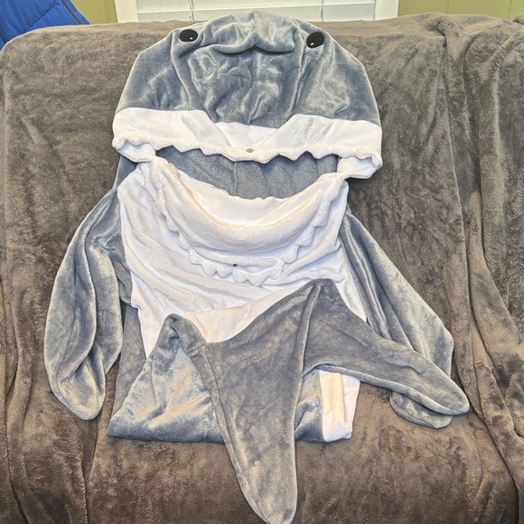 Shark Costume Blanket in Gray and White - Picture 1 of 1